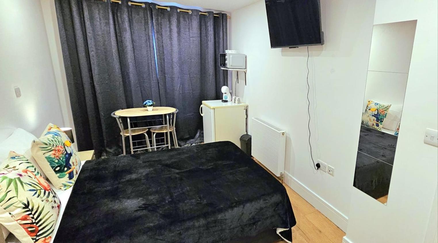 Penelope Ensuite Double Room Λονδίνο Εξωτερικό φωτογραφία